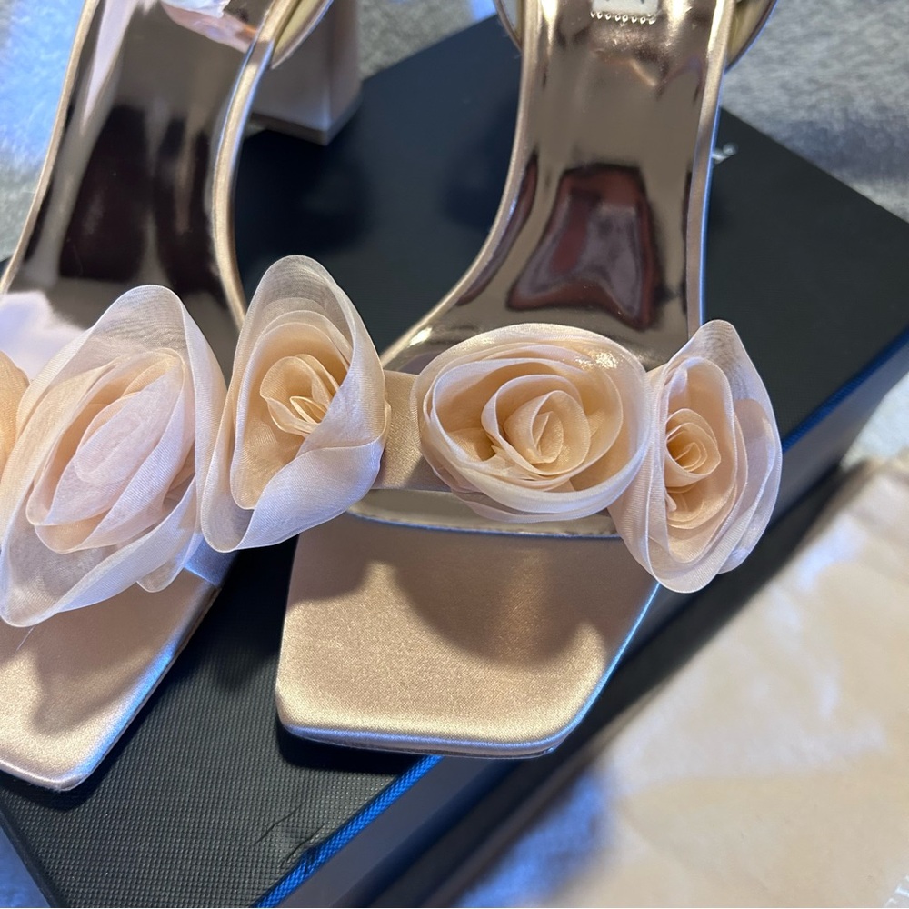 BADGLEY MISCHKA Carli Satin Tulle Rose Ankle-Strap Sandals in Blush Nude Sz 10 - Picture 8 of 15